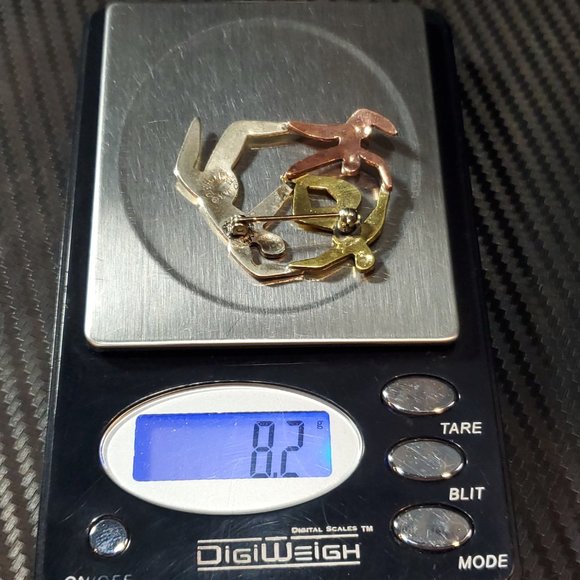 Triple Tone Triple Human Odd Abstract Pin Brooch - Picture 7 of 7